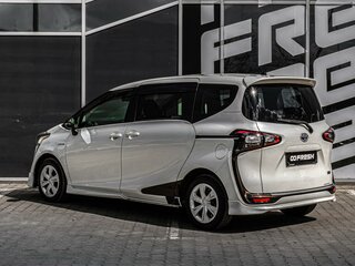 2017 Toyota Sienta II, белый, 1480000 рублей, вид 2