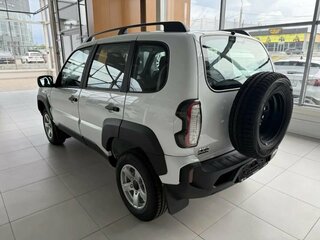 2026 Lada (ВАЗ) Niva Travel I Рестайлинг, белый, 1603000 рублей, вид 3