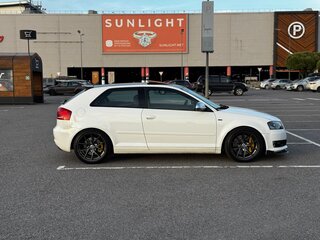 2009 Audi A3 II (8P) Рестайлинг 2, белый, 1350000 рублей, вид 3