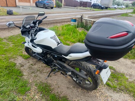 2010 Yamaha XJ6 (FZ6R), белый, 450000 рублей, вид 4