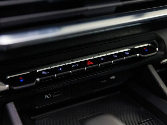 2026 Geely Okavango I Рестайлинг, синий, 3789990 рублей - вид 30