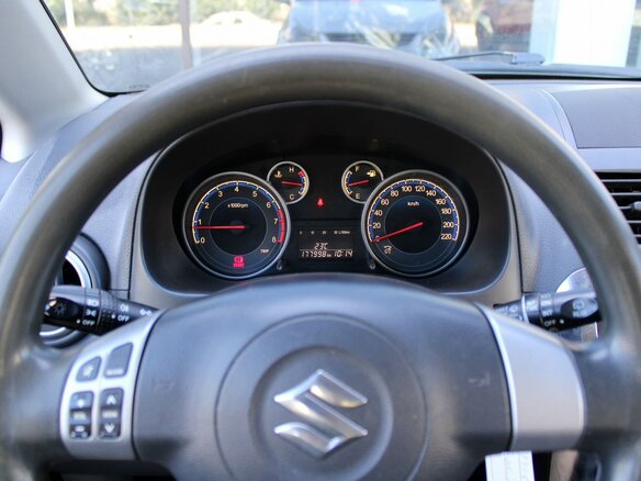 2010 Suzuki SX4 I (Classic) Рестайлинг, серебристый, 635000 рублей - вид 13