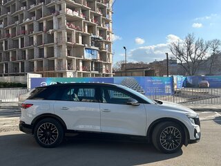 2022 Audi Q5 e-tron 40, белый, 5550000 рублей, вид 4
