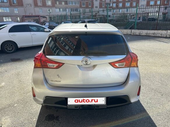 2012 Toyota Auris II, серебристый, 850000 рублей - вид 4