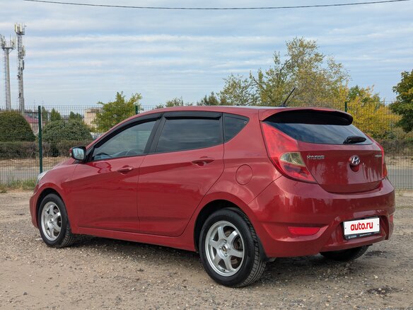 2011 Hyundai Solaris I, красный, 750000 рублей - вид 5