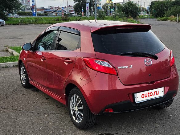 2008 Mazda 2 II (DE), красный - вид 4