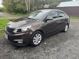 2017 Kia Rio III Рестайлинг, коричневый, 1240000 рублей, вид 1