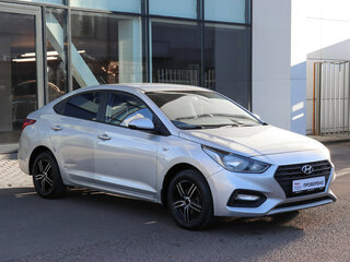 2019 Hyundai Solaris II, серебристый, 914000 рублей, вид 3