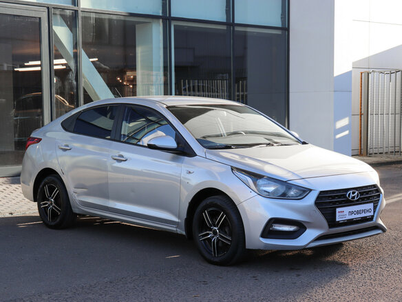 2019 Hyundai Solaris II, серебристый, 870000 рублей - вид 2