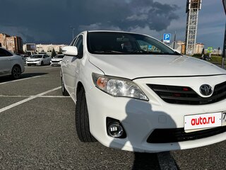 2010 Toyota Corolla X (E140, E150) Рестайлинг, белый, 700000 рублей, вид 1