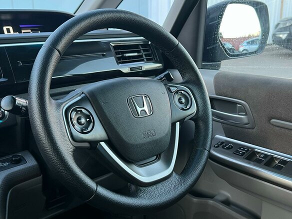 2016 Honda Stepwgn V, серый - вид 5