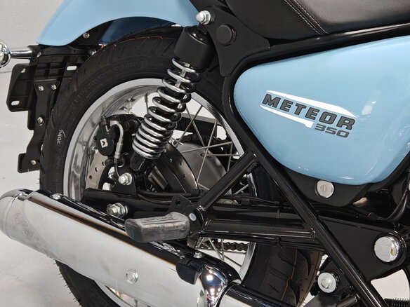 2025 Royal Enfield Meteor, голубой - вид 17