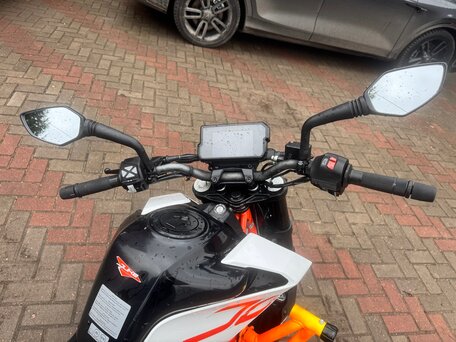 2019 KTM 390 Duke, белый, 450000 рублей, вид 5