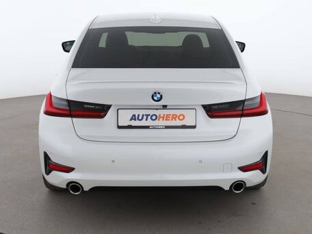 2022 BMW 3 серии 318i VII (G2x), белый, 3600000 рублей, вид 5