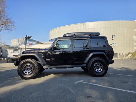 2020 Jeep Wrangler IV (JL), чёрный, 5150000 рублей, вид 4