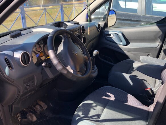 2011 Peugeot Partner II, чёрный, 714000 рублей - вид 7