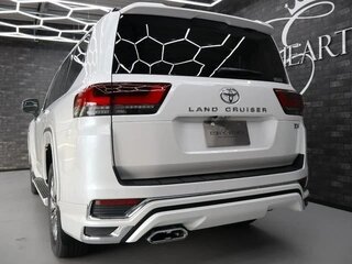 2025 Toyota Land Cruiser 300 Series, белый, 13595084 рублей, вид 3