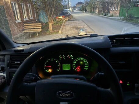 2010 Ford Transit, белый, 1350000 рублей, вид 1