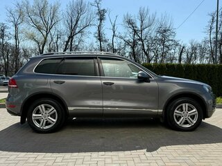 2013 Volkswagen Touareg II, серый, 1840000 рублей, вид 5