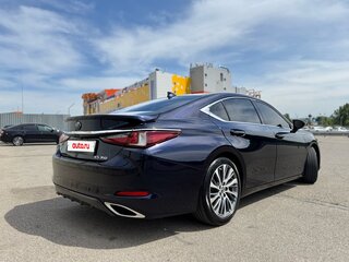 2021 Lexus ES 350 VII Рестайлинг, синий, 4500000 рублей, вид 4