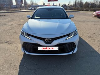 2020 Toyota Camry VIII (XV70), белый, 2550000 рублей, вид 1