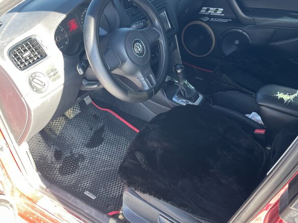 2013 Volkswagen Polo V, красный, 1050000 рублей - вид 4