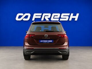 2020 Volkswagen Tiguan II Рестайлинг, коричневый, 2849077 рублей, вид 4