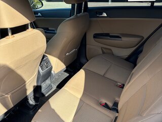 2021 Kia Sportage IV Рестайлинг, чёрный, 1670000 рублей, вид 3