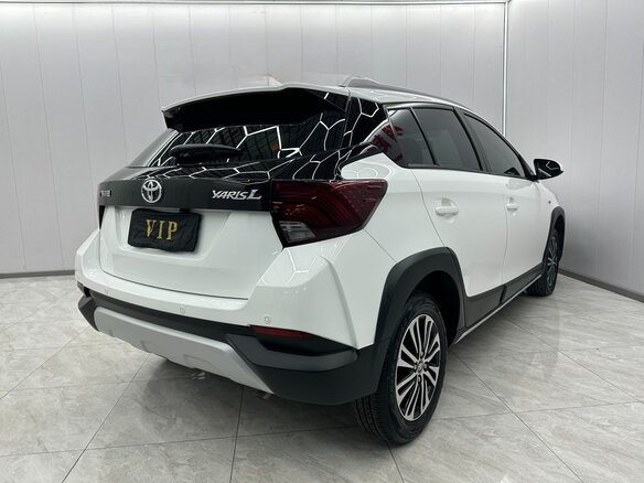 2022 Toyota Yaris Cross I, белый, 1490000 рублей - вид 5