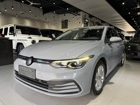 2022 Volkswagen Golf VIII, серый, 1650000 рублей, вид 1
