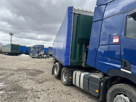 2021 Renault T-Series, синий, 5000000 рублей, вид 4