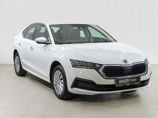 2021 Skoda Octavia IV (A8), белый, 2425000 рублей, вид 3