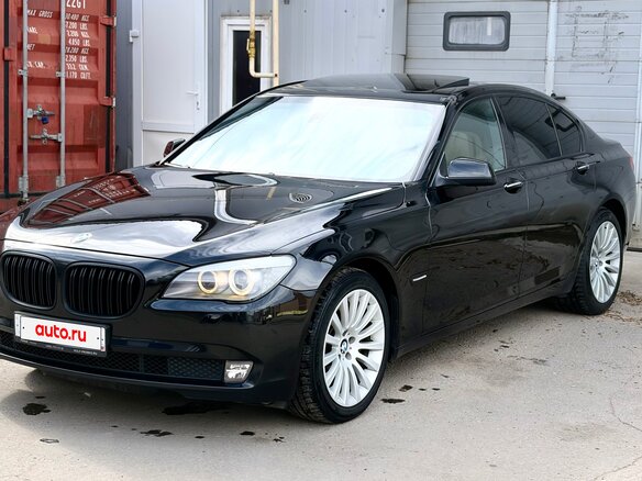 2011 BMW 7 серии 730d V (F01/F02/F04), чёрный - вид 1