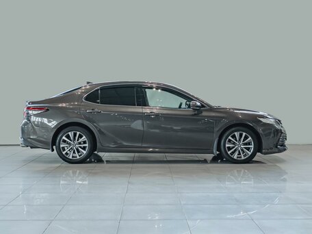2021 Toyota Camry VIII (XV70) Рестайлинг, коричневый, 2580000 рублей, вид 5