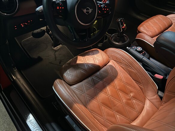 2021 Mini Hatch Cooper S III (F55/F56) Рестайлинг, оранжевый, 3700000 рублей - вид 6