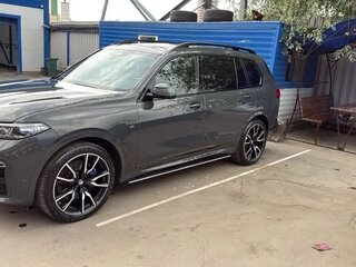 2020 BMW X7 30d I (G07), серый, 7000000 рублей, вид 3