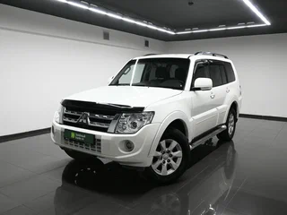 2012 Mitsubishi Pajero IV Рестайлинг 1, белый, 1725000 рублей, вид 1