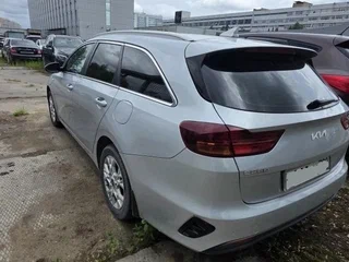 2022 Kia Ceed III Рестайлинг, серебристый, 1700000 рублей, вид 3