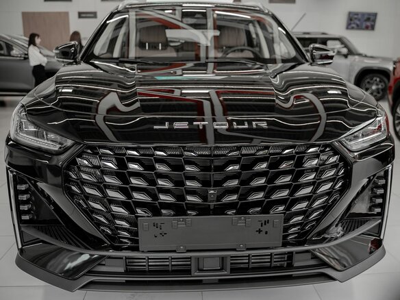 2026 Jetour X70+ I Рестайлинг, чёрный, 3399000 рублей - вид 1