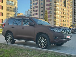 2017 Toyota Land Cruiser Prado 150 Series Рестайлинг 2, коричневый, 4430000 рублей, вид 3