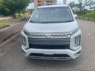 2023 Mitsubishi Delica D:5 I Рестайлинг, белый, 2730000 рублей, вид 3