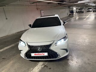 2023 Lexus ES 300h VII Рестайлинг, белый, 4500000 рублей, вид 1