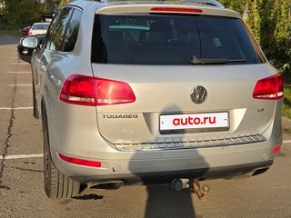 2010 Volkswagen Touareg II, серый, 1700000 рублей, вид 4