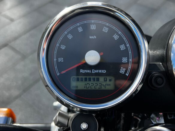 2025 Royal Enfield Continental GT, серебристый, 637000 рублей - вид 7