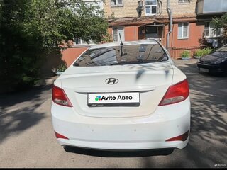 2015 Hyundai Solaris I Рестайлинг, белый, 750000 рублей, вид 3