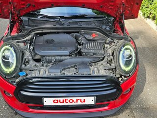 2021 Mini Hatch Cooper III (F55/F56) Рестайлинг, красный, 2350000 рублей, вид 3
