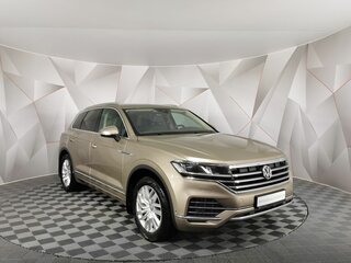 2019 Volkswagen Touareg III, бежевый, 3715150 рублей, вид 3