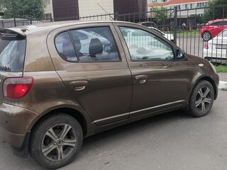2001 Toyota Yaris I, коричневый, 330000 рублей, вид 3
