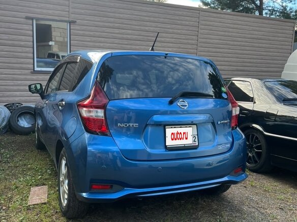2018 Nissan Note e-Power II Рестайлинг, синий - вид 3