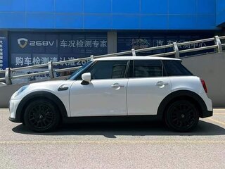 2023 Mini Hatch One III (F55/F56) Рестайлинг 2, белый, 2148400 рублей, вид 5